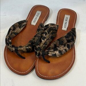 Steve Madden Animal Print Sandals Womens Size 8 Satin Flip Flop Thong